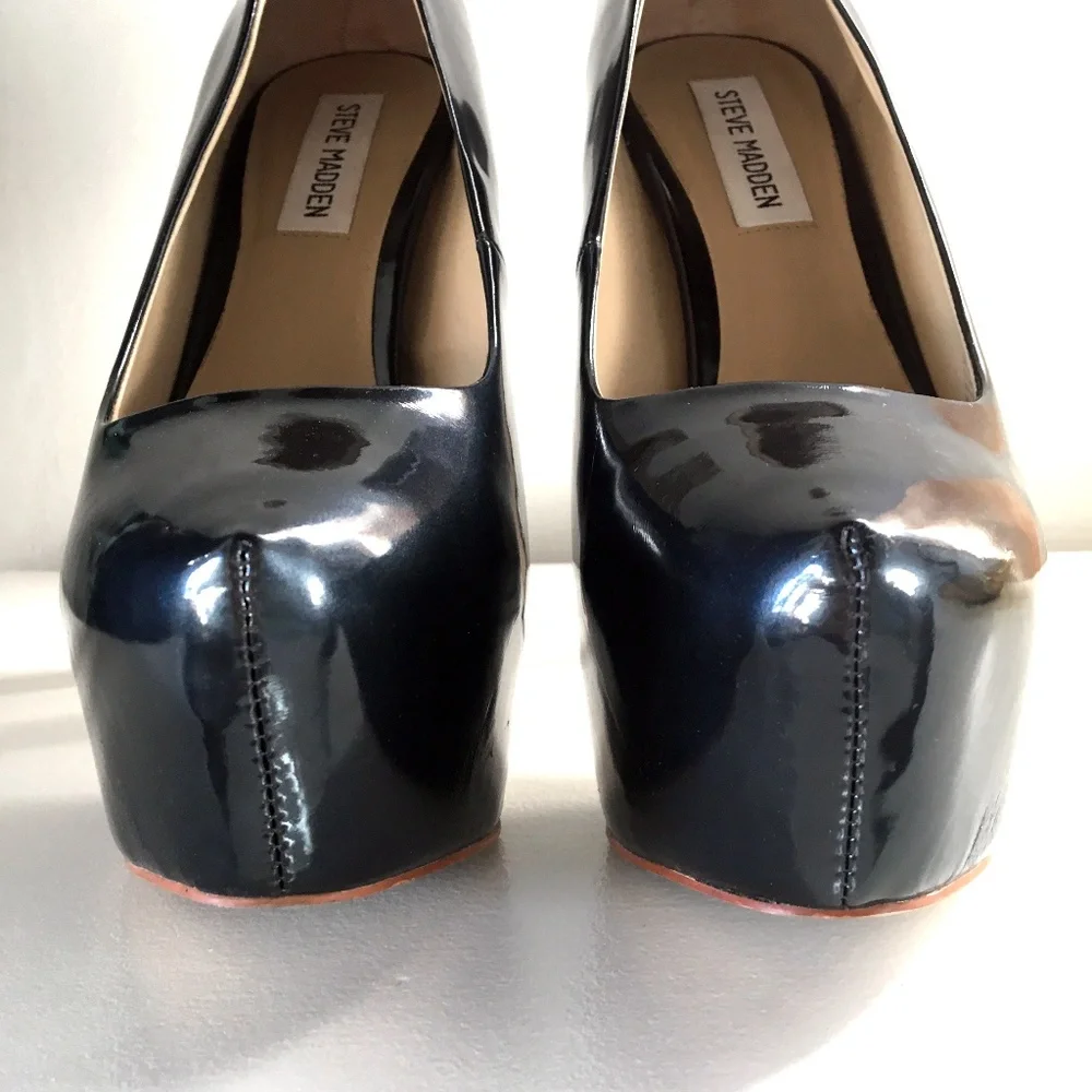 STEVE MADDEN BLK PATENT DEJAVU PLATFORM STILETTOS
